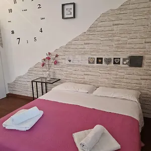 A Casa Di Delia Alloggio in famiglia